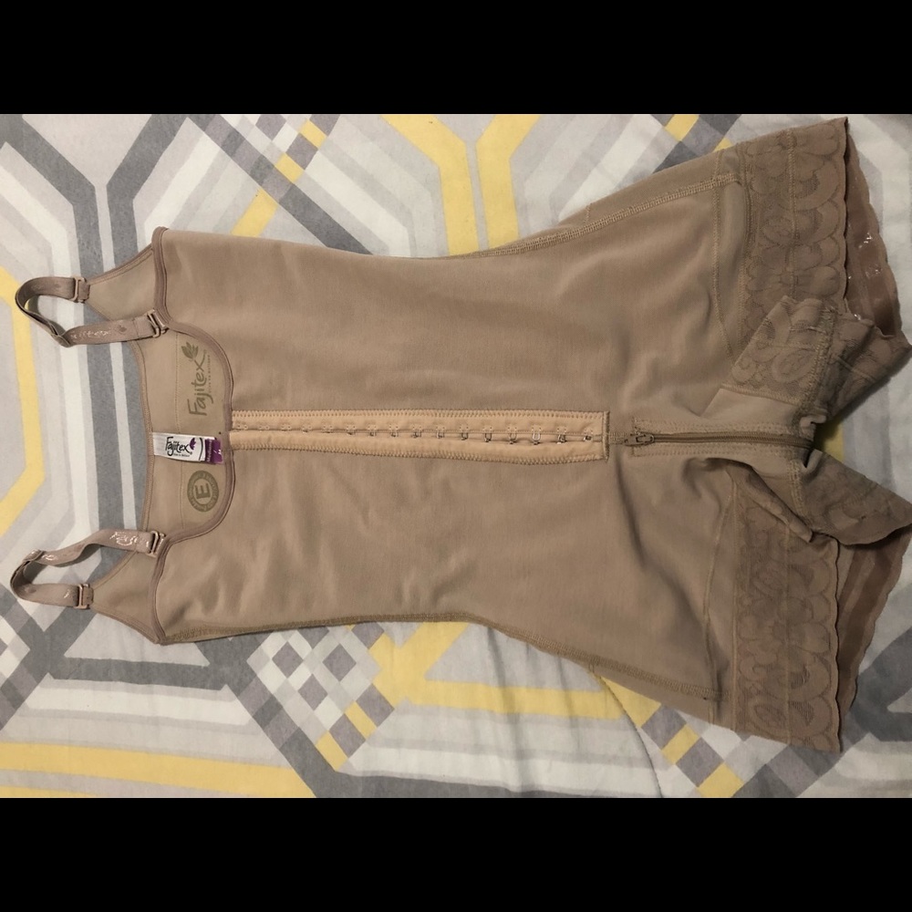 Waist trainer size M